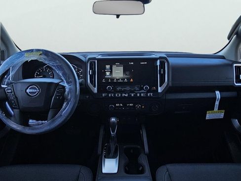 Used 2025 Nissan Frontier SV w/ SV Convenience Package image 11