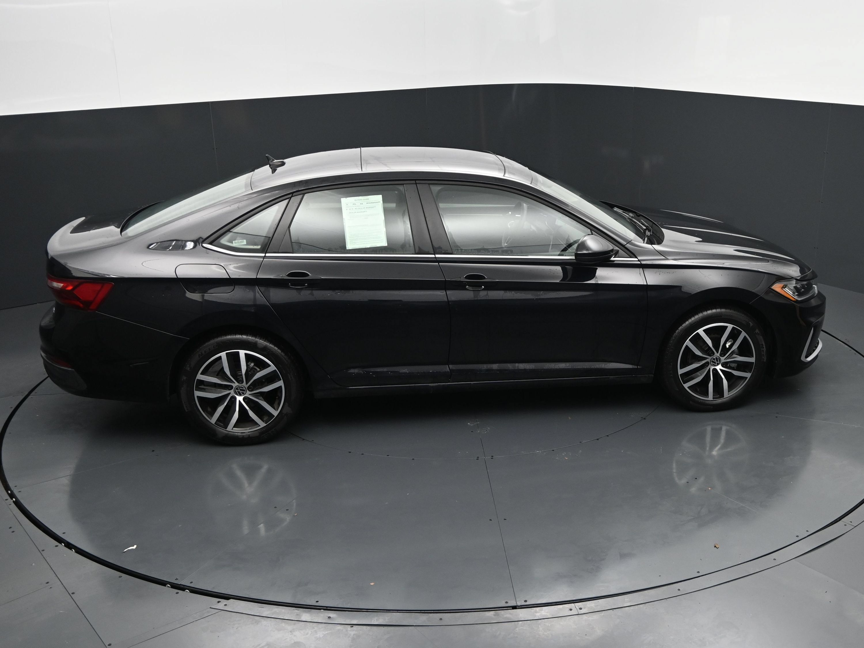 Used 2026 Volkswagen Jetta SE FWD image 31