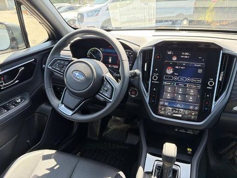 Used 2025 Subaru Forester Limited AWD/4WD image 11