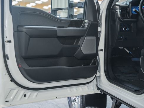 Used 2023 Ford F250 Lariat w/ Lariat Ultimate Package AWD/4WD image 43