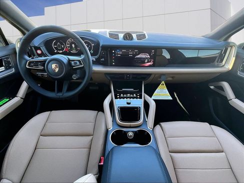 Certified 2026 Porsche Cayenne E-Hybrid AWD/4WD image 13