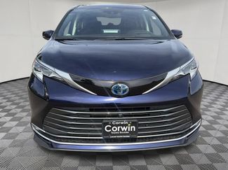 Used 2023 Toyota Sienna Platinum AWD/4WD video 2