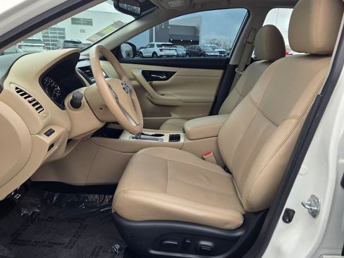 Used 2017 Nissan Altima 2.5 SL w/ Moonroof Package image 19