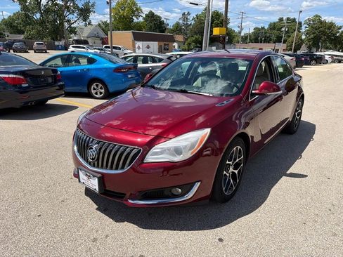 Used 2017 Buick Regal Sport Touring FWD image 4