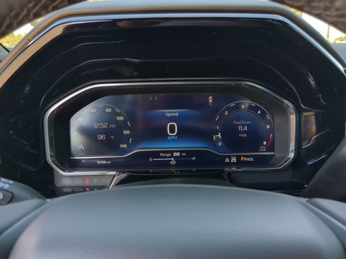 Used 2025 Chevrolet Silverado 2500 ZR2 w/ Technology Package image 34