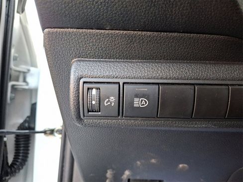 Used 2023 Toyota Corolla LE image 22