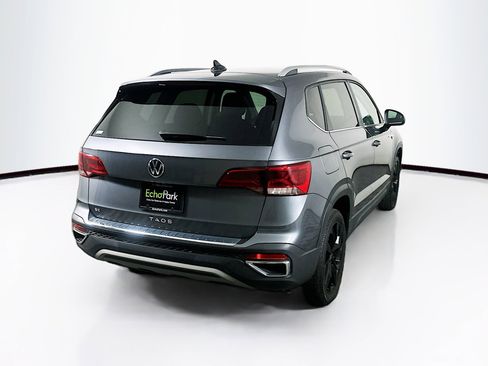 Used 2024 Volkswagen Taos SE w/ Black Wheel Package image 9