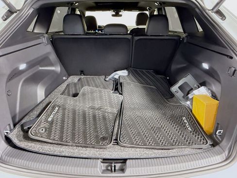 Used 2024 Volkswagen Atlas Cross Sport SE image 24