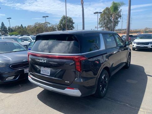 Used 2026 Kia Carnival LXS FWD image 6