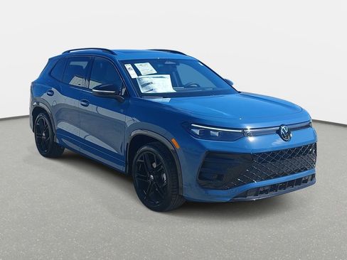 New 2026 Volkswagen Tiguan SE R-Line FWD image 3