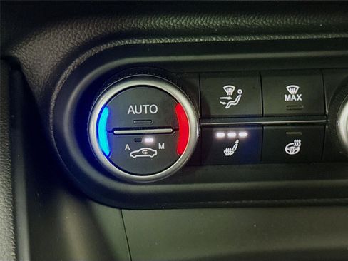 Used 2024 Alfa Romeo Stelvio Sprint image 12