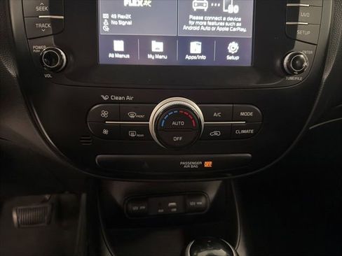 Used 2018 Kia Soul + FWD image 20