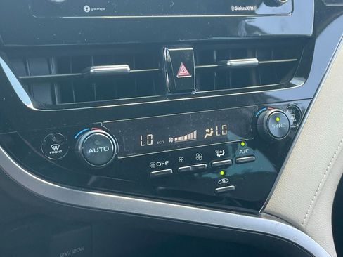 Used 2022 Toyota Camry LE w/ Carpet Mat Package (TMS) FWD image 9