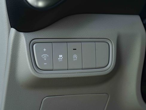 Used 2025 Kia Soul LX FWD image 34