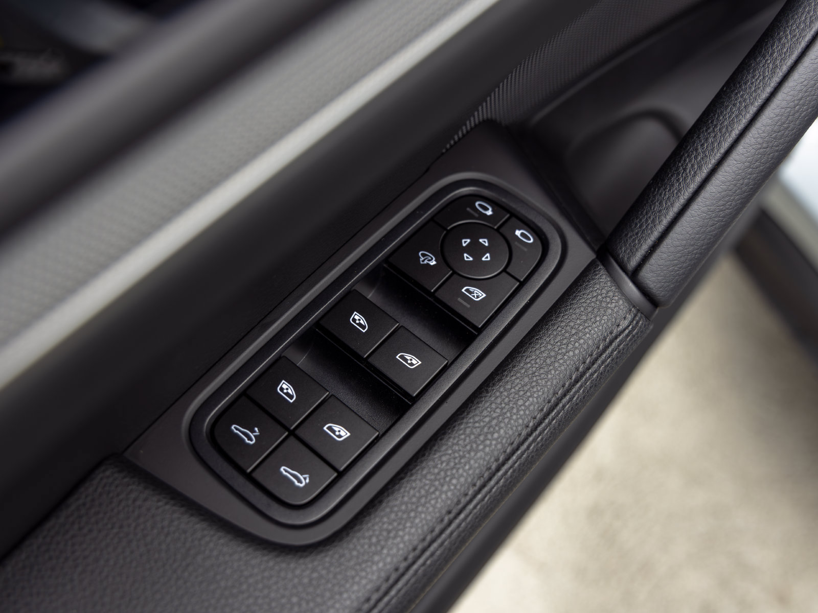 Certified 2026 Porsche Cayenne Coupe AWD/4WD image 23