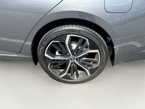 Used 2024 Nissan Altima 2.5 SR AWD/4WD image 24