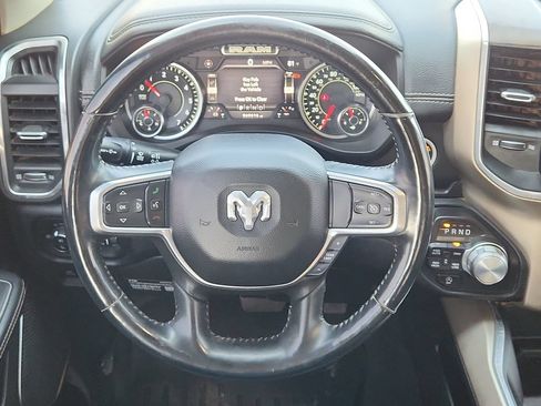 Used 2022 RAM 1500 Laramie AWD/4WD image 17