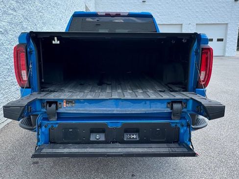Used 2023 GMC Sierra 1500 AT4 w/ Technology Package AWD/4WD image 5