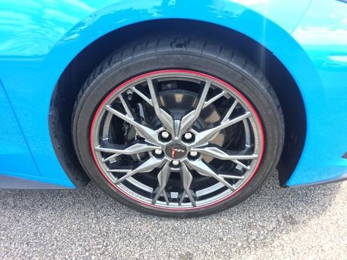 Used 2024 Chevrolet Corvette Stingray Coupe RWD image 9