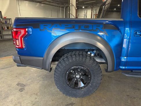 Used 2018 Ford F150 Raptor w/ Equipment Group 802A Luxury AWD/4WD image 14