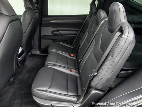 Used 2022 Tesla Model X image 15