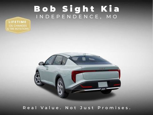 New 2025 Kia K4 FWD image 4