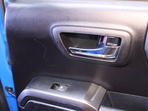 Used 2021 Toyota Tacoma TRD Sport image 13