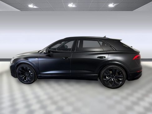 Used 2025 Audi Q8 Prestige w/ Prestige Package AWD/4WD image 2
