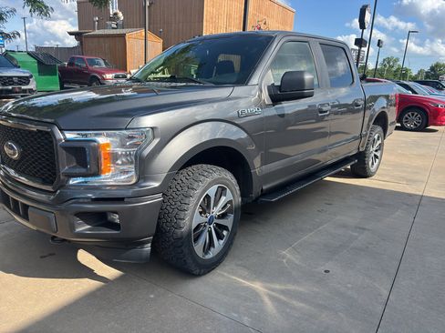 Used 2019 Ford F150 XL w/ Equipment Group 101A Mid AWD/4WD image 3