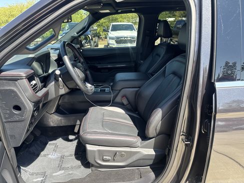 Used 2023 Ford Expedition Limited RWD image 15