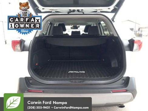 Used 2020 Toyota RAV4 Limited image 27