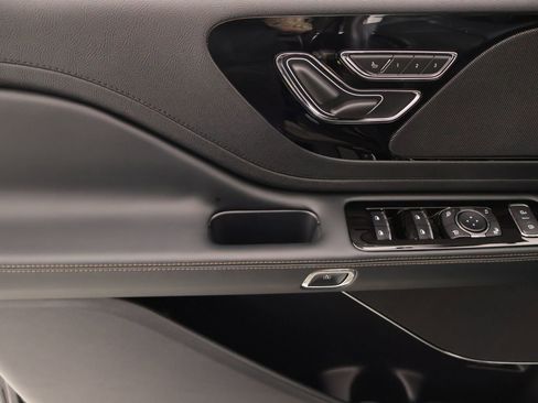 New 2026 Lincoln Aviator AWD image 17