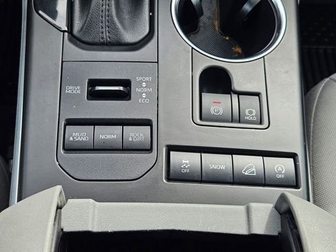 Used 2021 Toyota Highlander LE AWD/4WD image 27