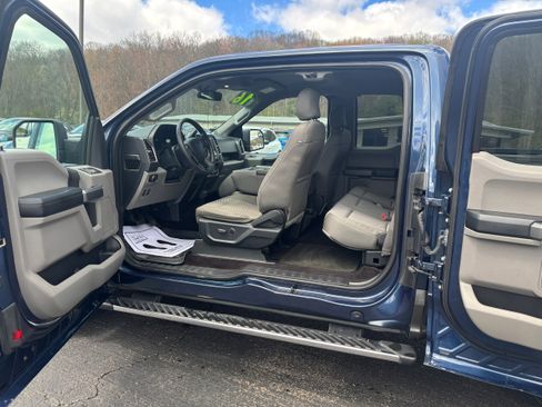 Used 2016 Ford F150 XLT w/ Equipment Group 301A Mid AWD/4WD image 8