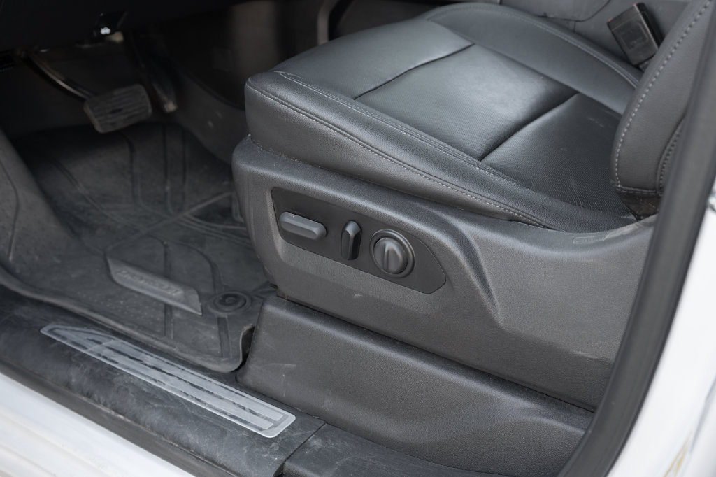 Used 2022 Chevrolet Silverado 2500 LTZ w/ LTZ Convenience Package AWD/4WD image 21