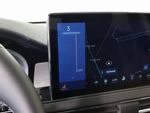New 2026 Lincoln Corsair Premiere FWD image 8