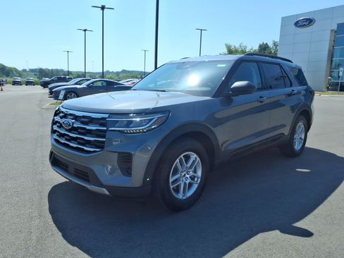 Used 2026 Ford Explorer Active RWD image 7