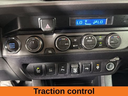 Used 2022 Toyota Tacoma TRD Sport w/ Technology Package image 18