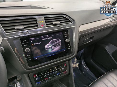 Used 2022 Volkswagen Tiguan SE w/ Panoramic Sunroof Package image 13