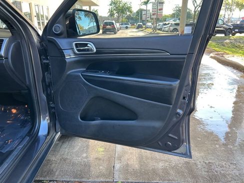 Used 2019 Jeep Grand Cherokee Limited w/ Luxury Group II image 27