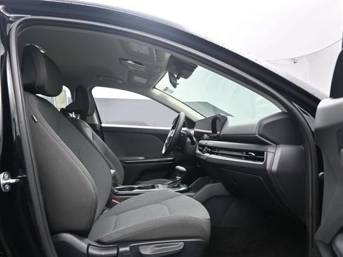 Used 2025 Kia K4 FWD image 25