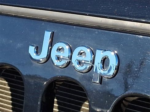 Used 2018 Jeep Wrangler Sport image 28