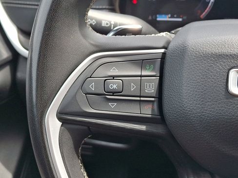 Used 2024 Jeep Grand Cherokee Laredo X image 19