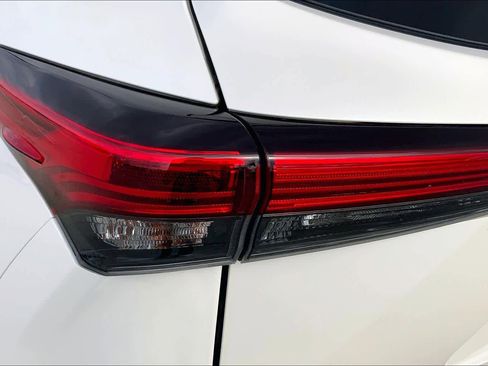 Used 2020 Toyota Highlander Platinum image 24