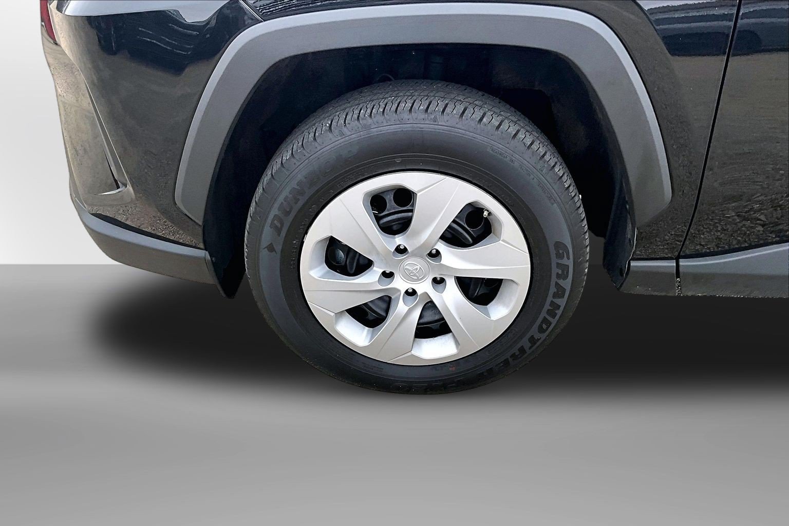Used 2025 Toyota RAV4 LE AWD/4WD image 3