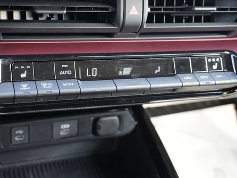 Used 2026 Toyota Prius Plug-In Hybrid FWD image 35