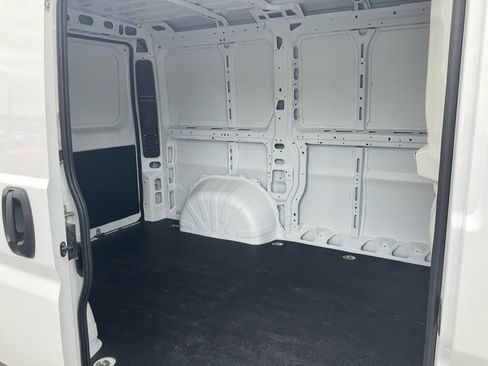 Used 2025 RAM ProMaster 1500 w/ Convenience Group FWD image 13
