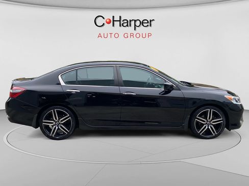 Used 2017 Honda Accord Sport image 2