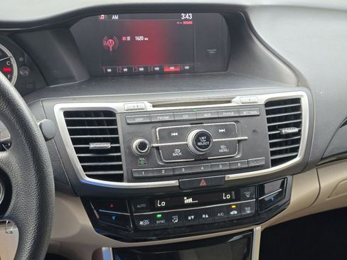 Used 2017 Honda Accord LX image 27