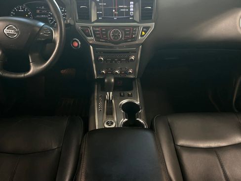 Used 2019 Nissan Pathfinder SL image 4